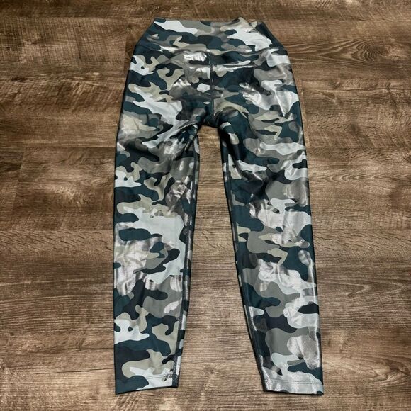 Carbon Camo Print High Waist Leggings Size Medium - Picture 4 of 8